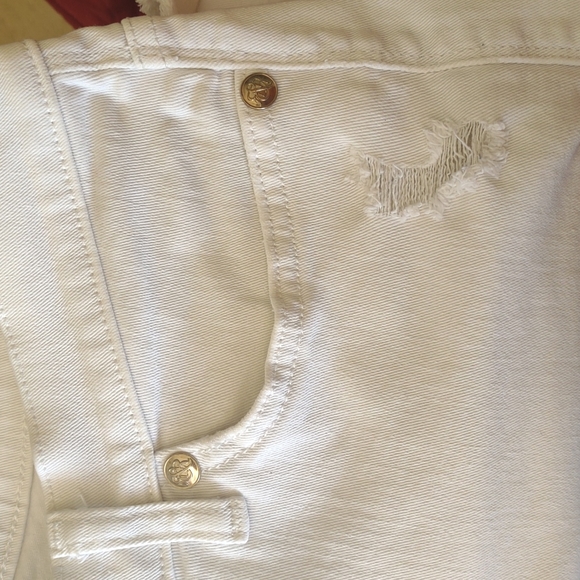 Rock & Republic White Denim Shorts 8 - Picture 5 of 6